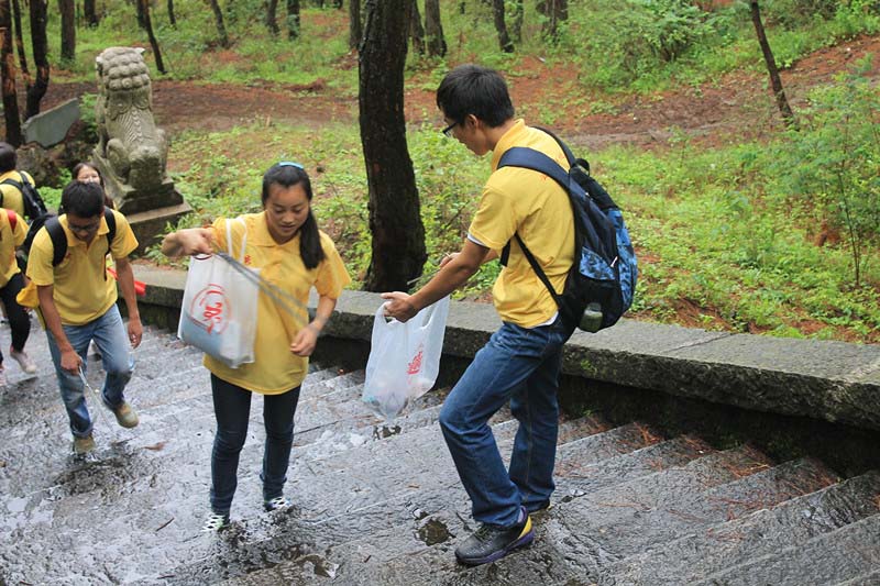 ��ǧ�{ɽ����ͽ����߻��(d��ng)�����(du��)�T����ʰ���^(q��)�����������Ƶĭh(hu��n)��������