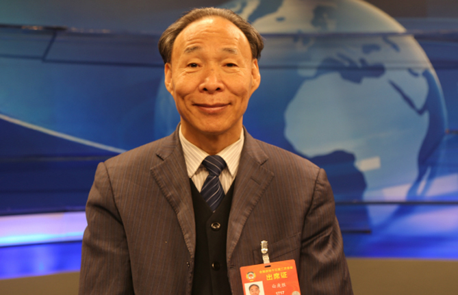 全國政協(xié)常委、中國作家協(xié)會副主席白庚勝：民族文化的保護(hù)與發(fā)展