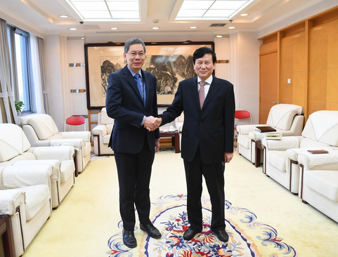 人民日?qǐng)?bào)社社長(zhǎng)、總編輯庹震會(huì)見(jiàn)新加坡駐華大使呂德耀一行