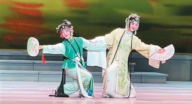 校園青春版昆劇《牡丹亭》上演